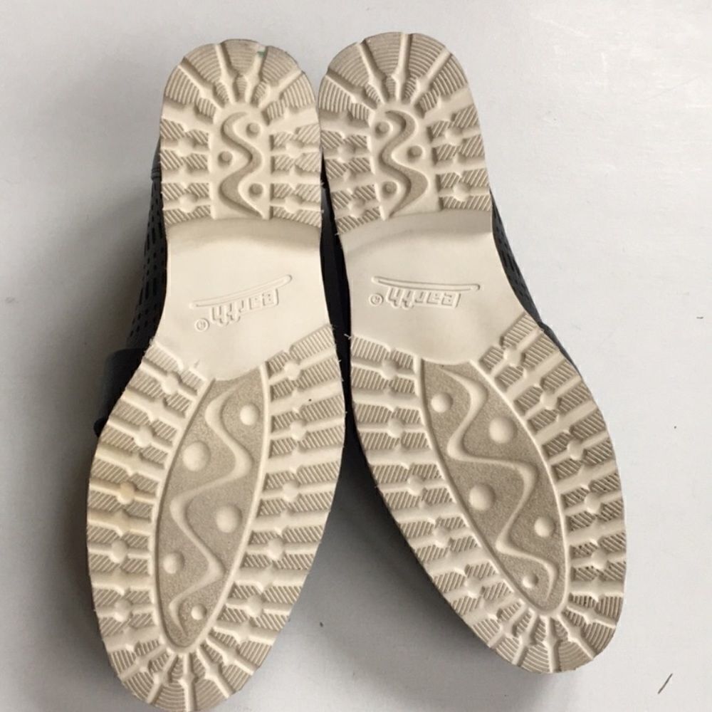 EUC Earth Brand Shoes / Loafers - Picture 6 of 8